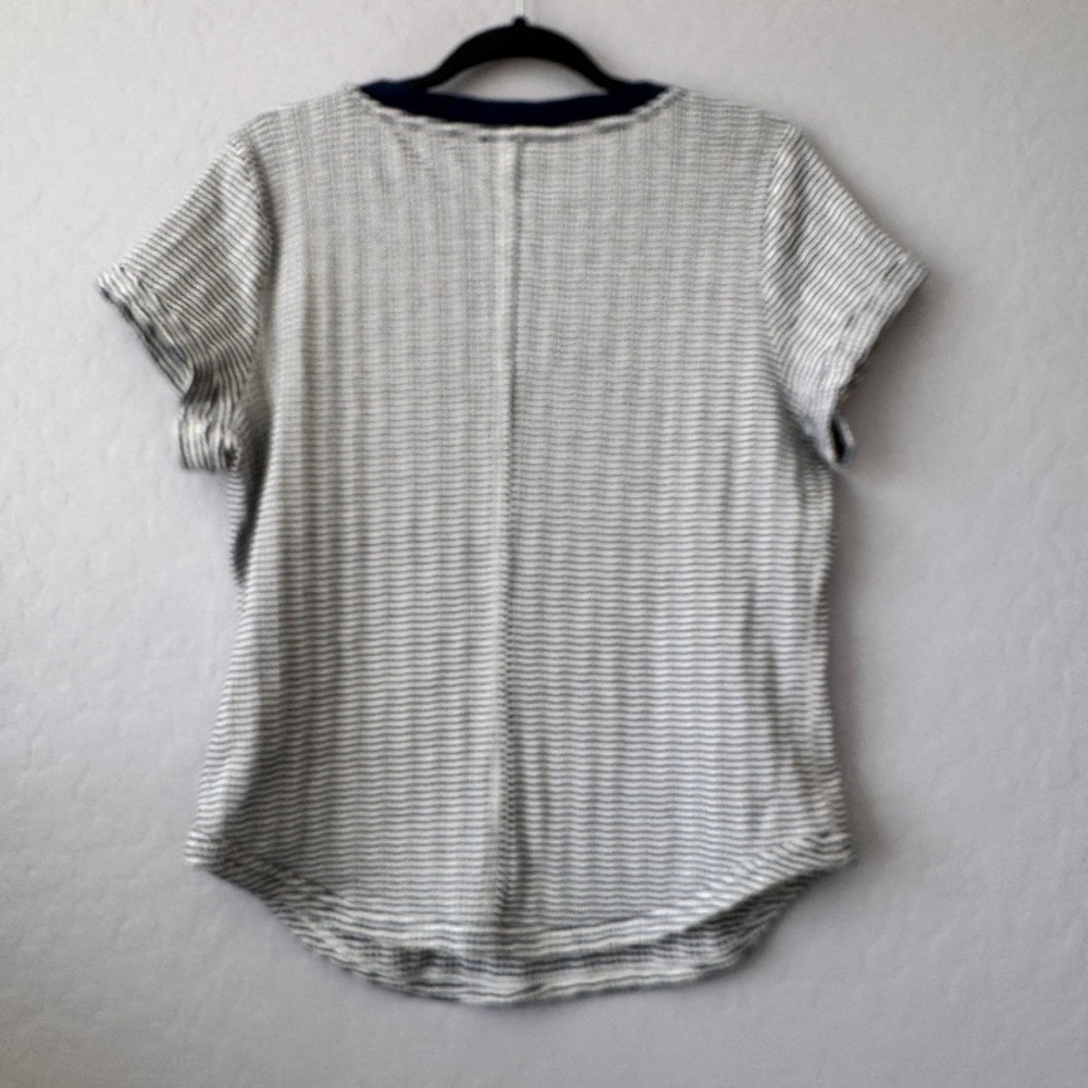 Pilcro XL Henley Top Navy Blue Short Sleeve Striped V-Neck Snap Button Textured - Picture 5 of 5
